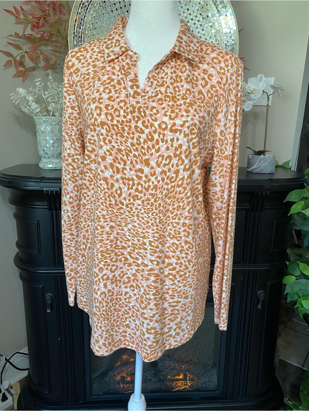 Isaac Mizrahi Pink, Tan and Cream Leopard Print Top size L